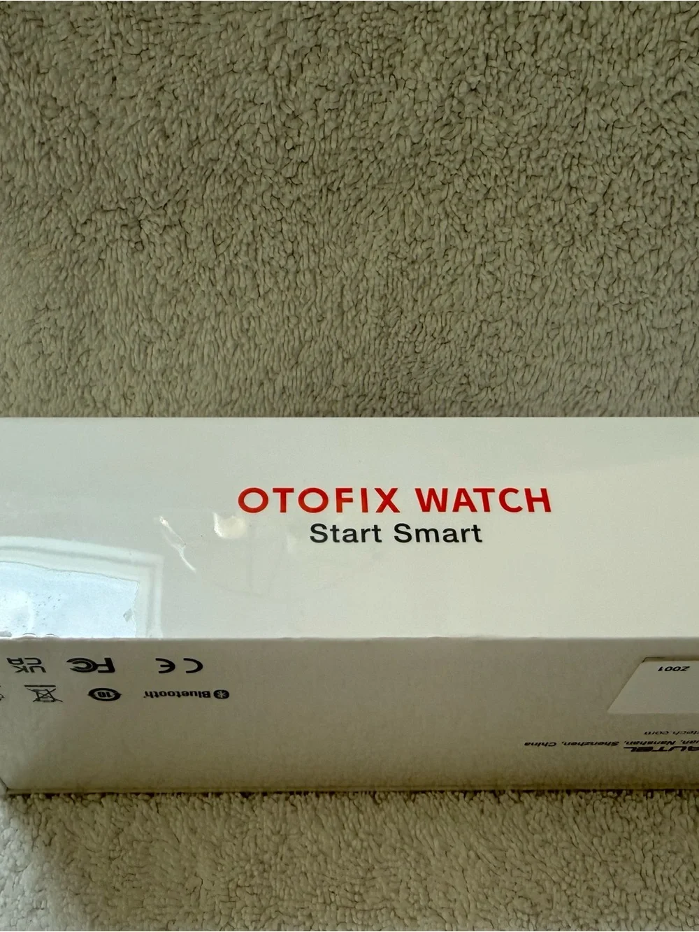 Smartwatch in White — Versatile Everyday Wear
